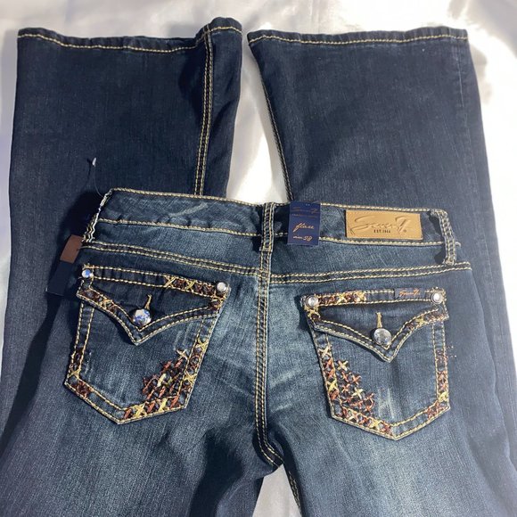 NWT SEVEN7 Premium flare leg jeans - Picture 5 of 9